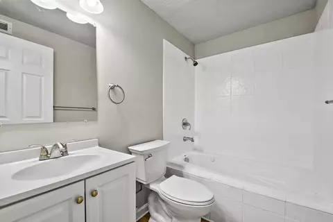 5455 N Main St #6B, Fall River, MA 02720 photo 10