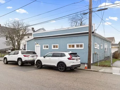 218 Hamlet St, Fall River, MA 02724 photo 5