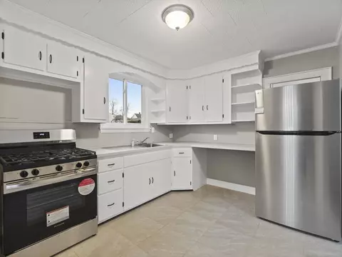 218 Hamlet St, Fall River, MA 02724 photo 16