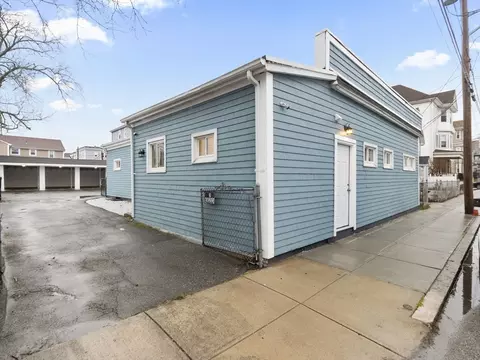 218 Hamlet St, Fall River, MA 02724 photo 2