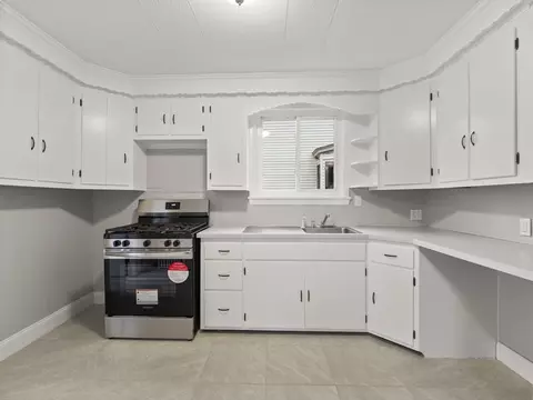 218 Hamlet St, Fall River, MA 02724 photo 13