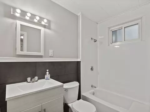 218 Hamlet St, Fall River, MA 02724 photo 22