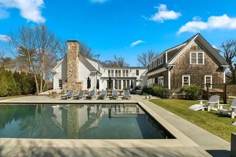 29 Irving St, Hingham, MA 02043 photo 4