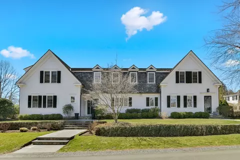 29 Irving St, Hingham, MA 02043 photo 2