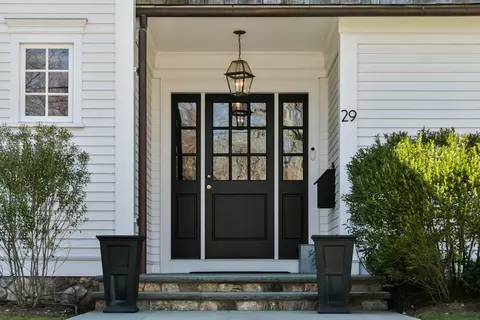 29 Irving St, Hingham, MA 02043 photo 3