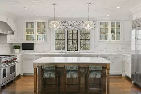 29 Irving St, Hingham, MA 02043 photo 10