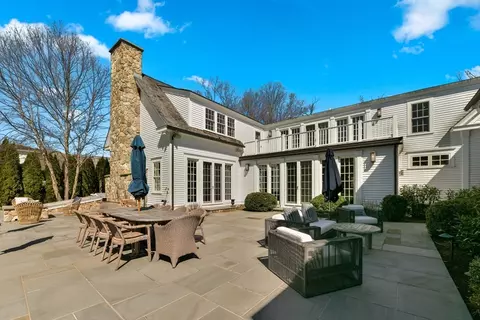 29 Irving St, Hingham, MA 02043 photo 6