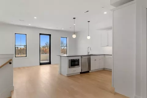 116 Moore St #307, Boston, MA 02128