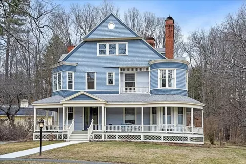 10 N Main St #C, Williamsburg, MA 01096