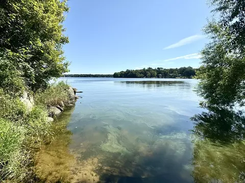 100 Corys Ln, Tiverton, RI 02878