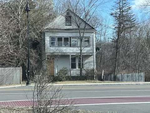 62 Pond St, Ashland, MA 01721