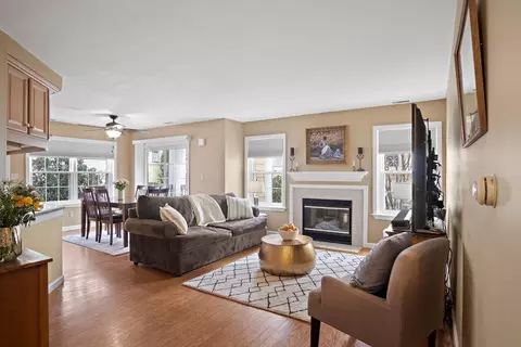 Living - 801 Gazebo Cir #801, Reading, MA 01867 photo 1 of 2