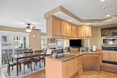 Kitchen - 801 Gazebo Cir #801, Reading, MA 01867 photo 1 of 2