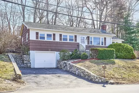 245 Winn St, Burlington, MA 01803