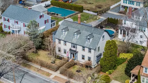 229 Hawthorn St, New Bedford, MA 02740