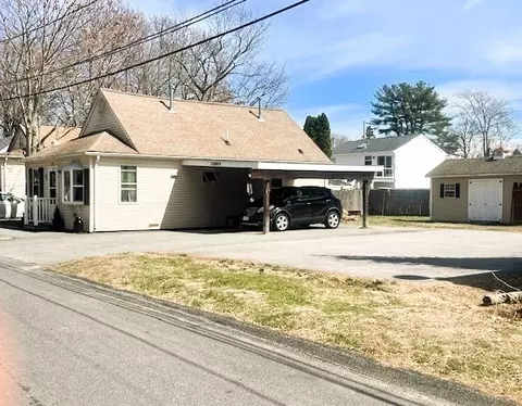 82 Fuller St, Warwick, RI 02889 photo 2