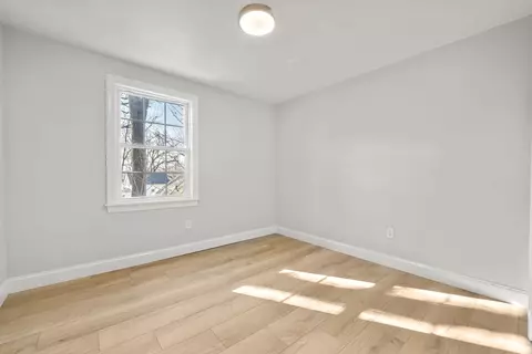 Bedroom - 4 Midgley Ln, Worcester, MA 01604 photo 3 of 4