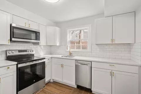 Kitchen - 4 Midgley Ln, Worcester, MA 01604 photo 2 of 2