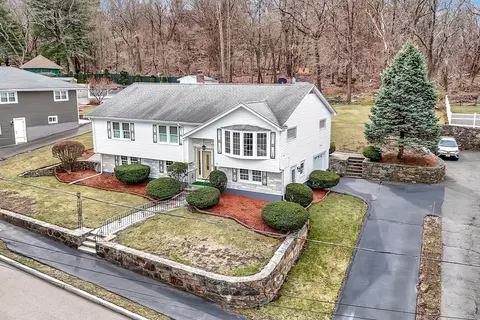74 Churchill Rd, Quincy, MA 02169