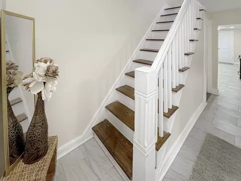 103 Middlesex St, Springfield, MA 01109 photo 3