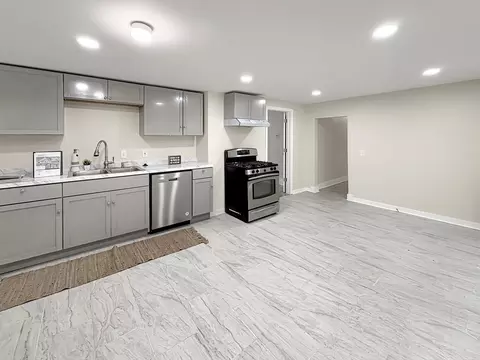 103 Middlesex St, Springfield, MA 01109 photo 12