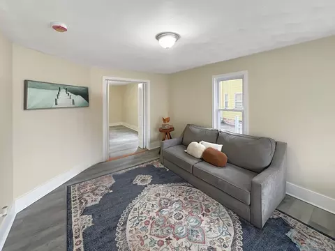 103 Middlesex St, Springfield, MA 01109 photo 8