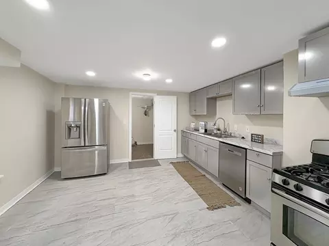103 Middlesex St, Springfield, MA 01109 photo 10