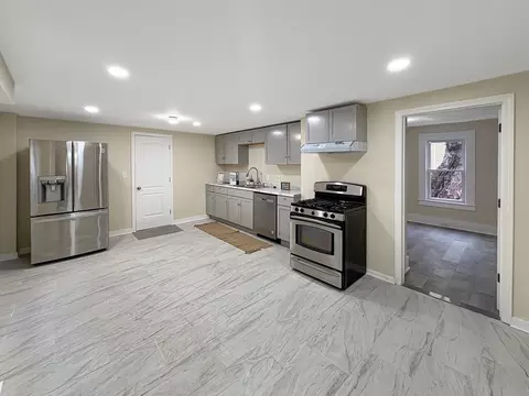 103 Middlesex St, Springfield, MA 01109 photo 11