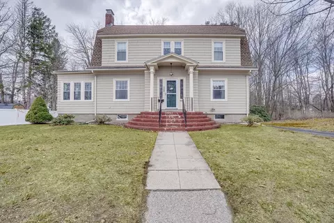 122 School St, Winchendon, MA 01475