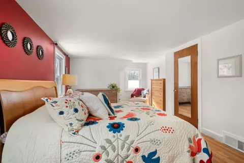 Bedroom - 17 Espie Ave, Maynard, MA 01754 photo 6 of 6