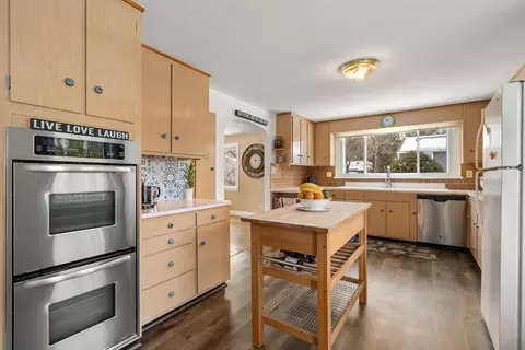 Kitchen - 17 Espie Ave, Maynard, MA 01754 photo 4 of 5