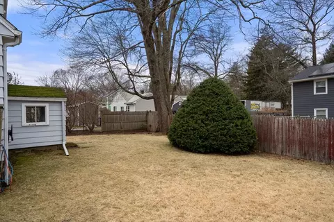Exterior - 17 Espie Ave, Maynard, MA 01754 photo 4 of 5