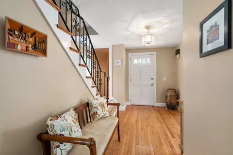 Entry Way - 17 Espie Ave, Maynard, MA 01754 photo 4 of 5