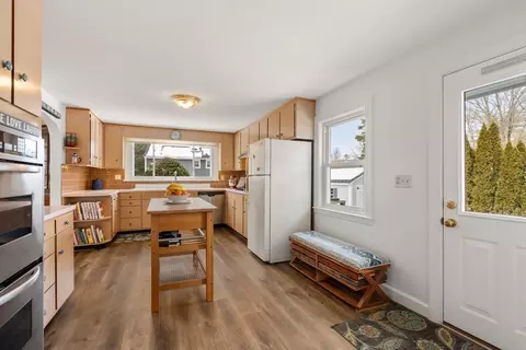 Kitchen - 17 Espie Ave, Maynard, MA 01754 photo 3 of 5