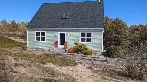 7 Sawyer Grove Rd, Truro, MA 02666