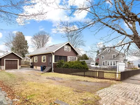 4 Felt St, Salem, MA 01970