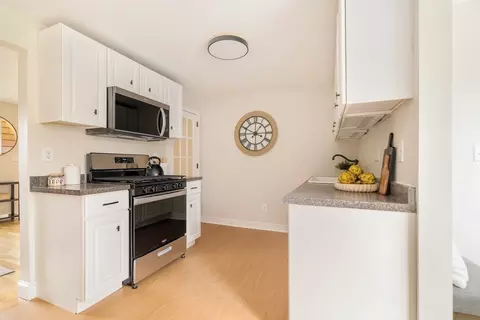 Kitchen - 86 Hooper Rd #86, Dedham, MA 02026 photo 3 of 3