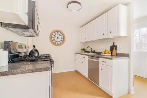 Kitchen - 86 Hooper Rd #86, Dedham, MA 02026 photo 2 of 3