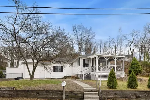 9 Dale St, Saugus, MA 01906