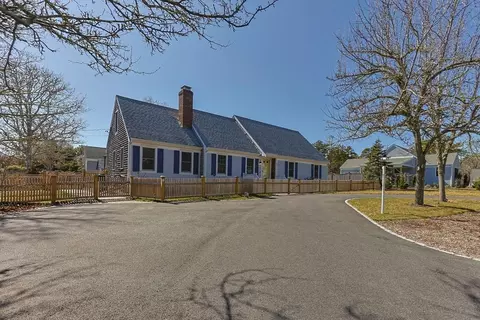 16 Haromar Heath Rd, Harwich, MA 02645
