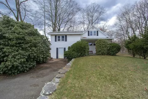 382 N Main St, South Hadley, MA 01075
