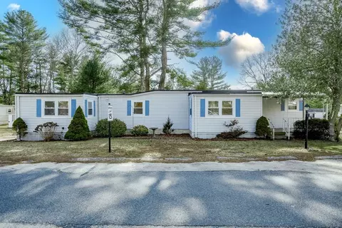 52 Holiday Dr, Wareham, MA 02576 photo 2