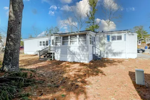 52 Holiday Dr, Wareham, MA 02576 photo 3