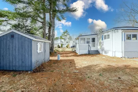 52 Holiday Dr, Wareham, MA 02576 photo 5