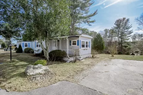 52 Holiday Dr, Wareham, MA 02576 photo 4