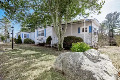 52 Holiday Dr, Wareham, MA 02576