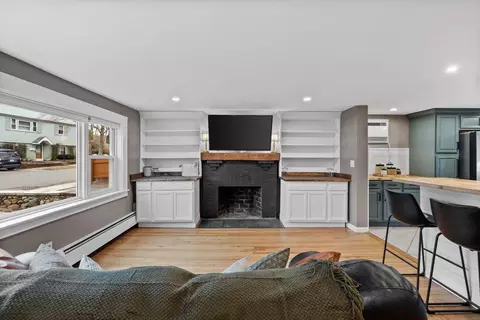 Living - 4 Pranker Rd, Saugus, MA 01906 photo 1 of 5