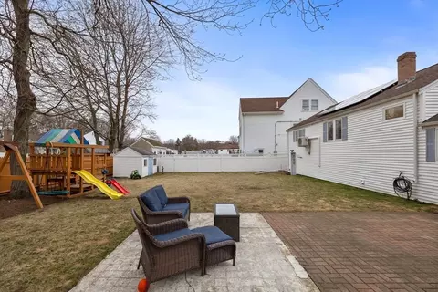 Exterior - 4 Pranker Rd, Saugus, MA 01906 photo 2 of 8