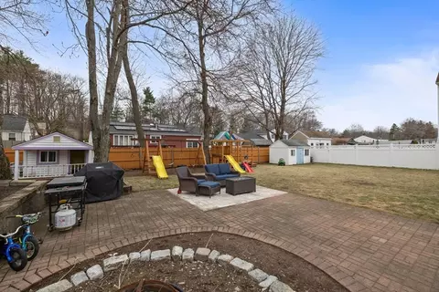 Exterior - 4 Pranker Rd, Saugus, MA 01906 photo 3 of 8
