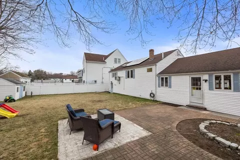 Exterior - 4 Pranker Rd, Saugus, MA 01906 photo 6 of 8